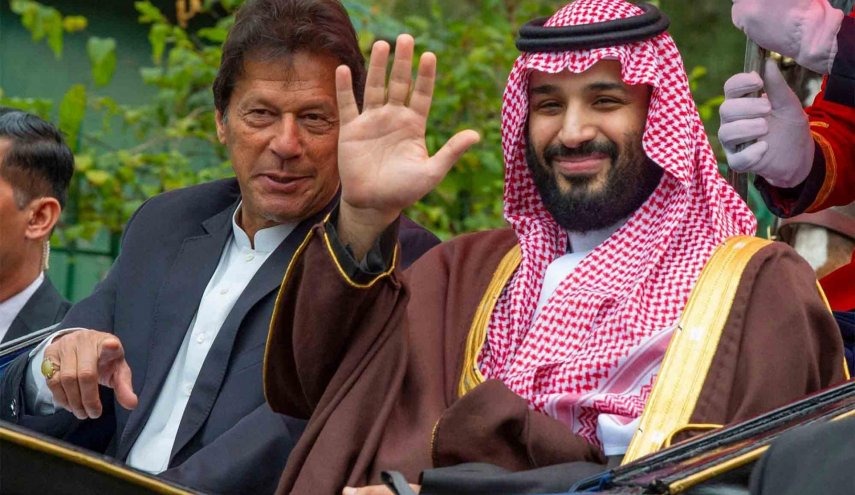 ناشيونال إنترست :  السعودية  تندفع نحو المصالحة مع باكستان؛ لمواجهة عزلتها الدولية